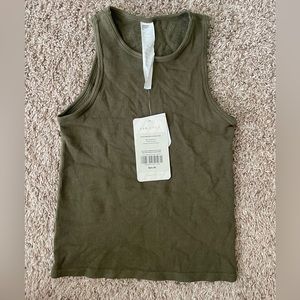 Fabletics cloud seamless high neck rank size medium, green, NWT
